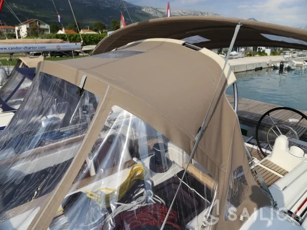 Sun Odyssey 419 - Yacht Charter Sailica