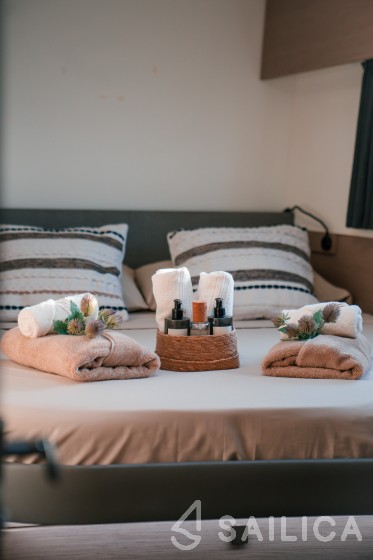 Elba 45 - Yacht Charter Sailica