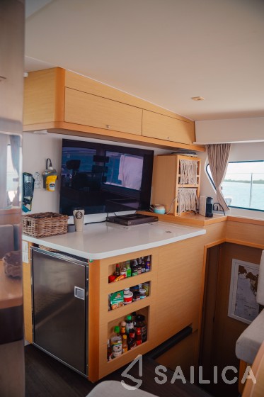 Lagoon 42 - Yacht Charter Sailica