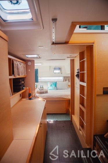 Lagoon 42 - Yacht Charter Sailica
