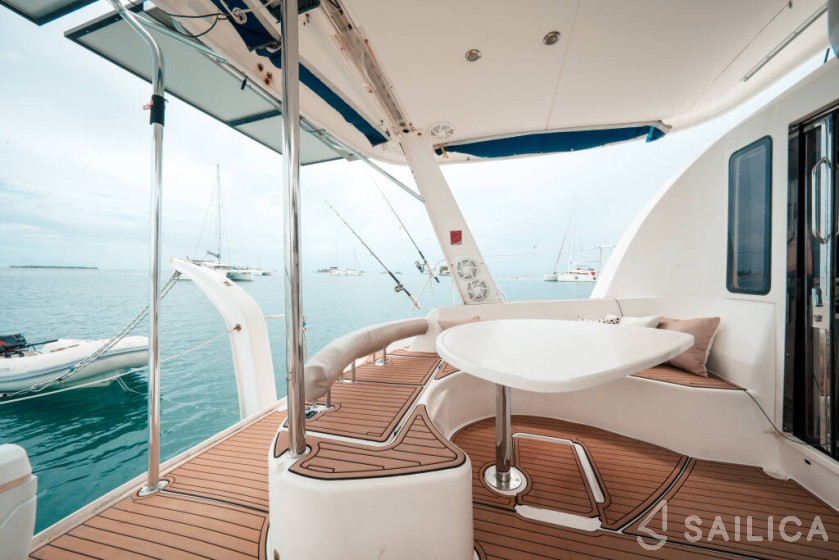 Leopard 40 - Yacht Charter Sailica