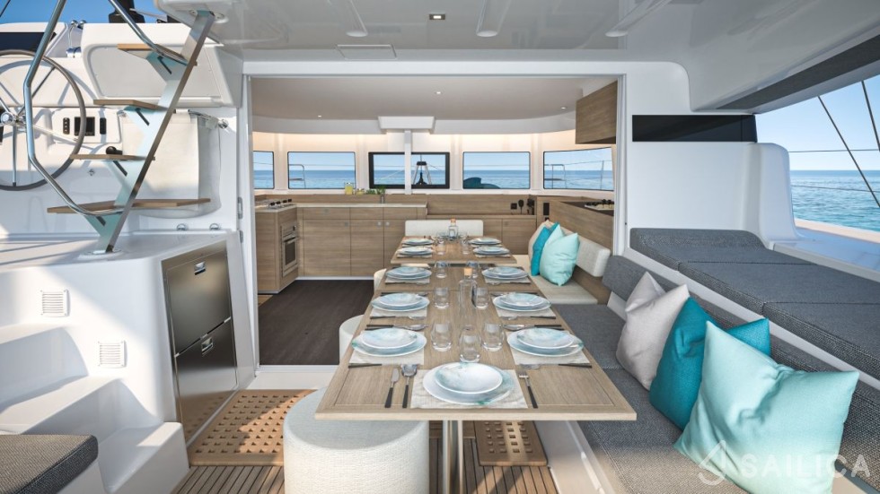 Lagoon 43 Power - Yacht Charter Sailica