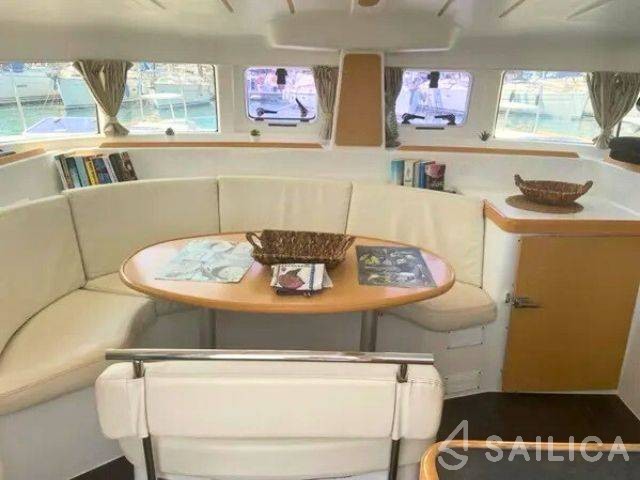 Lagoon 380 - Yacht Charter Sailica