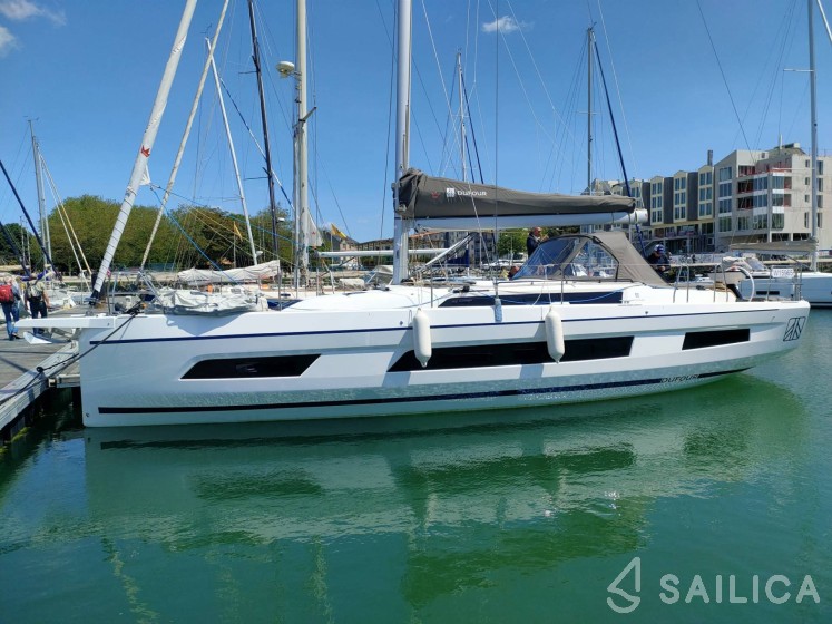 Dufour 41 - Yacht Charter Sailica