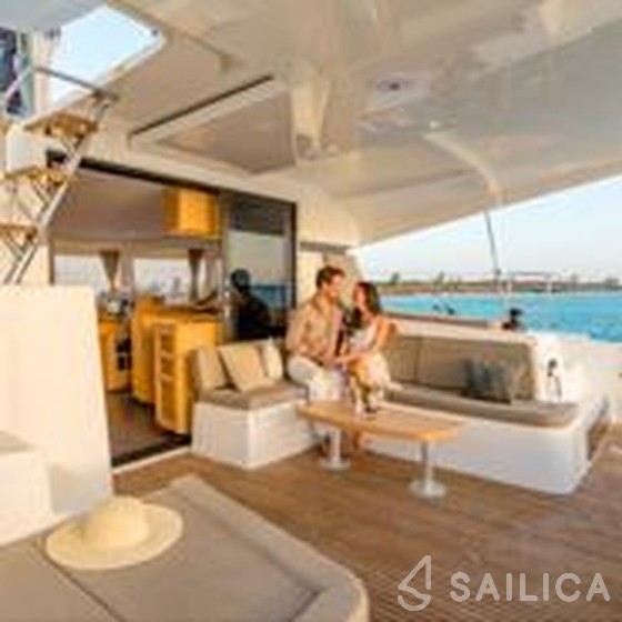 Lagoon 420 - Yacht Charter Sailica