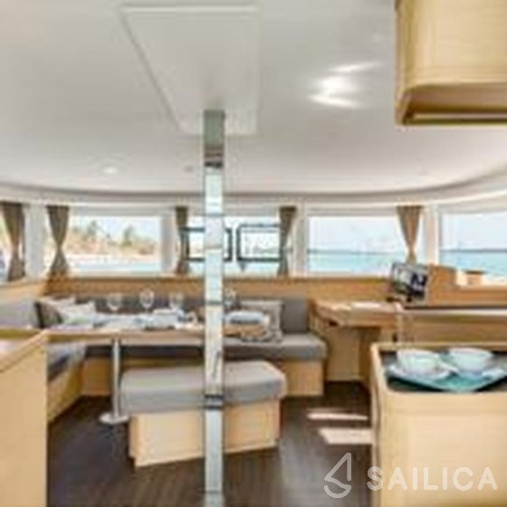 Lagoon 420 - Yacht Charter Sailica