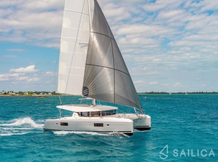 Lagoon 420 - Yacht Charter Sailica
