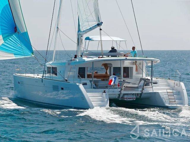Lagoon 450  Flybridge - Yacht Charter Sailica