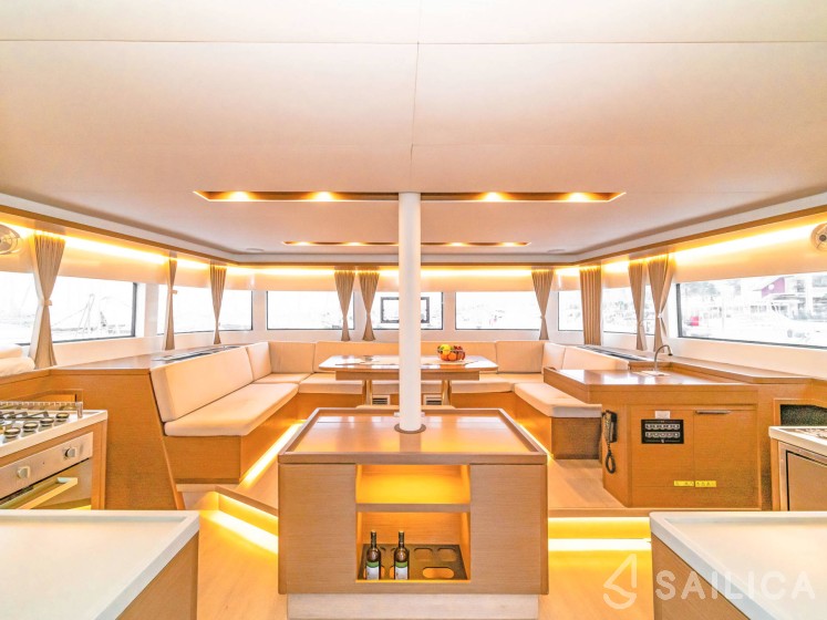 Lagoon 50 - Yacht Charter Sailica