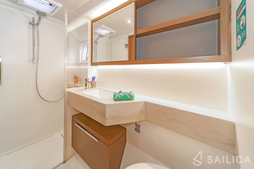 Lagoon 50 - Yacht Charter Sailica