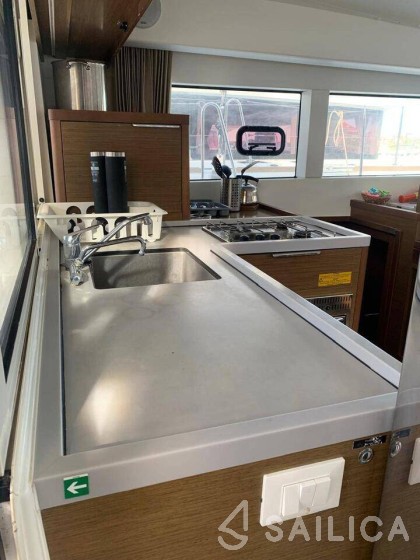 Lagoon 40 - Yacht Charter Sailica