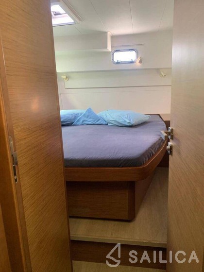 Lagoon 40 - Yacht Charter Sailica