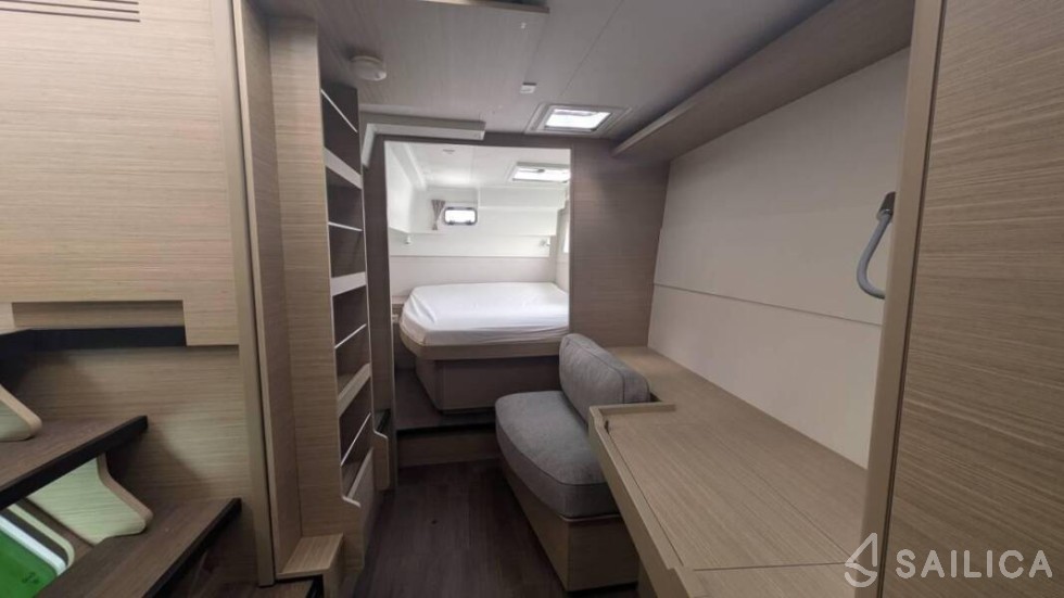 Lagoon 40 - Yacht Charter Sailica