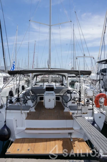 Oceanis 51.1 - Yacht Charter Sailica