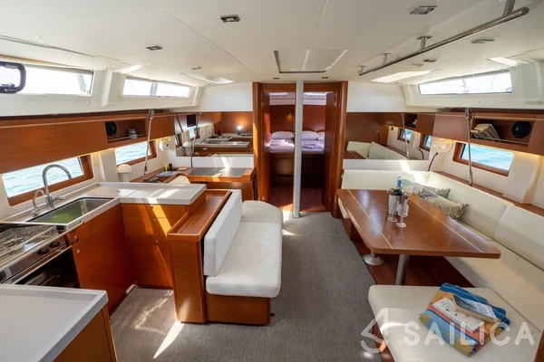 Oceanis 51.1 - Yacht Charter Sailica