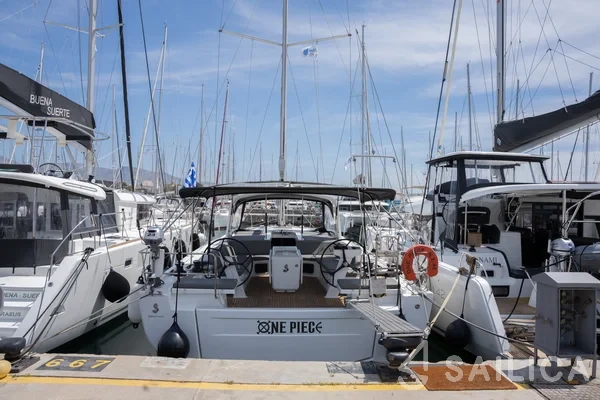 Oceanis 51.1 - Yacht Charter Sailica