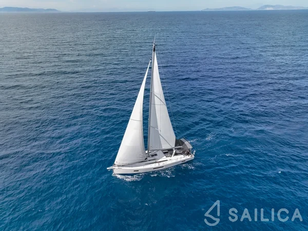 Oceanis 51.1 - Yacht Charter Sailica