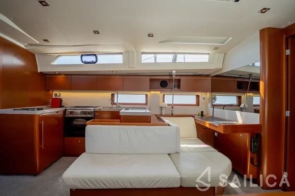 Oceanis 51.1 - Yacht Charter Sailica