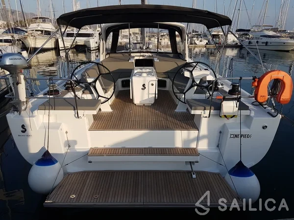 Oceanis 51.1 - Yacht Charter Sailica