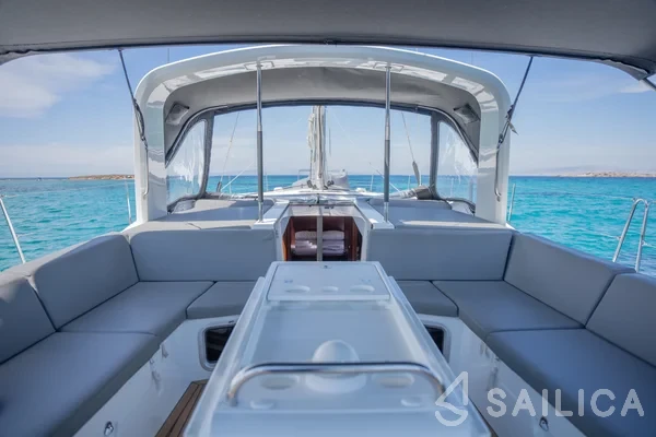 Oceanis 51.1 - Yacht Charter Sailica