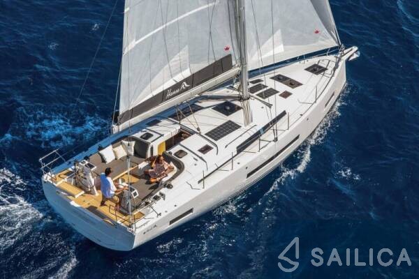 Hanse 410 - Yacht Charter Sailica