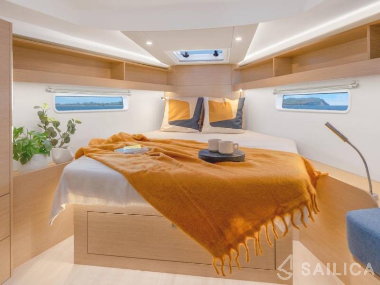 Hanse 410 - Yacht Charter Sailica
