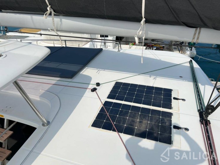 Lagoon 42 - Yacht Charter Sailica