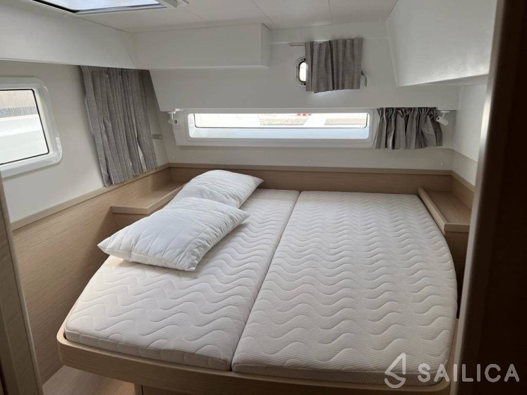 Lagoon 42 - Yacht Charter Sailica