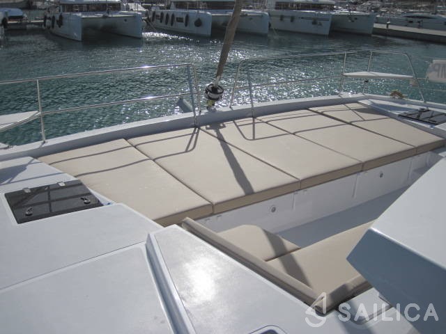 Bali 4.3 - Yacht Charter Sailica