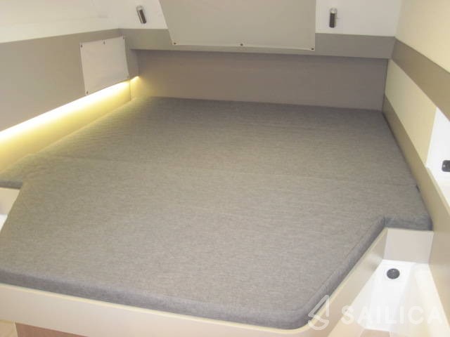 Bali 4.3 - Yacht Charter Sailica