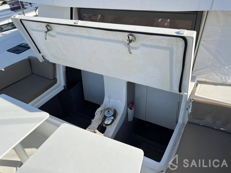 Bali 4.1 - Yacht Charter Sailica