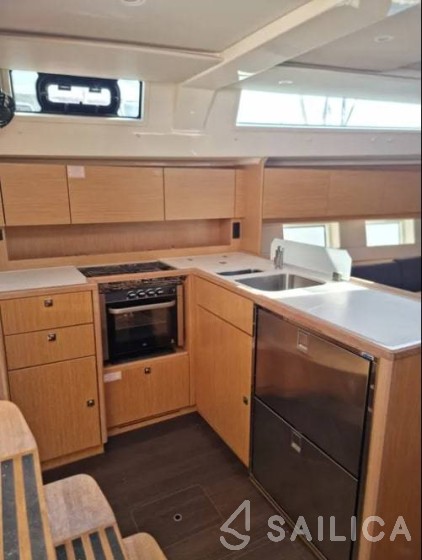 Bavaria C45 - Yacht Charter Sailica