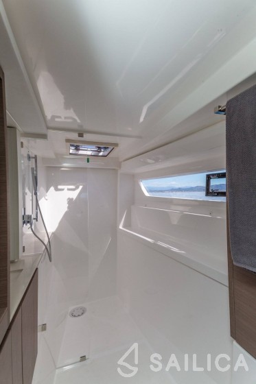 Leopard 42 - Yacht Charter Sailica