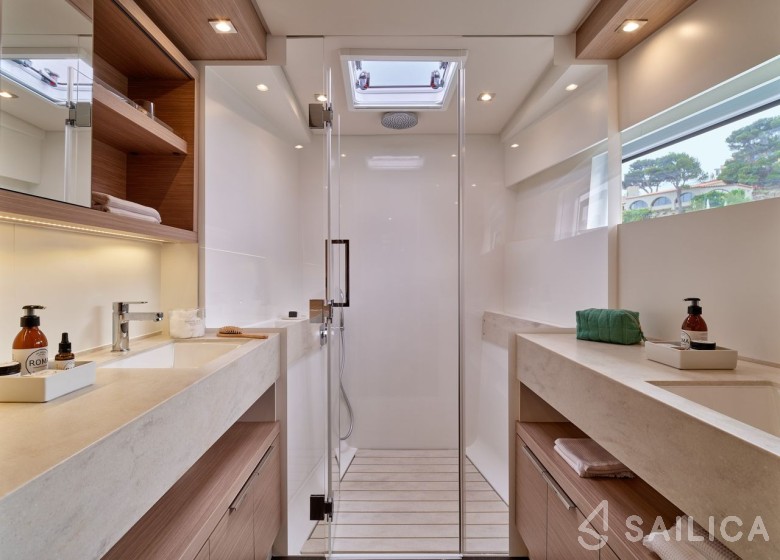 Lagoon 51 - Yacht Charter Sailica