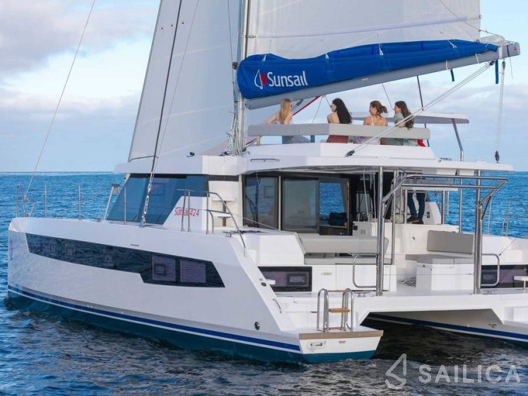 Sunsail 424 - Yacht Charter Sailica