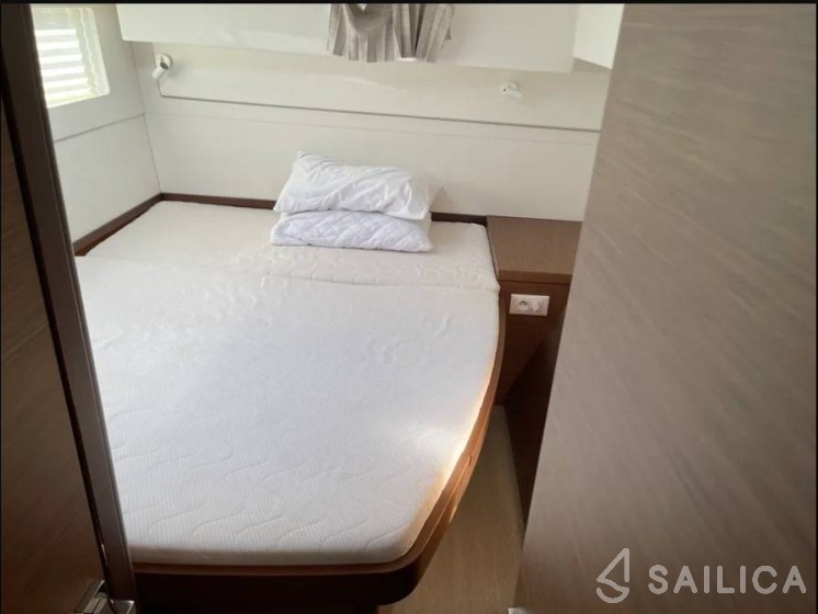 Lagoon 40 - Yacht Charter Sailica