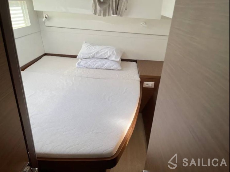 Lagoon 40 - Yacht Charter Sailica