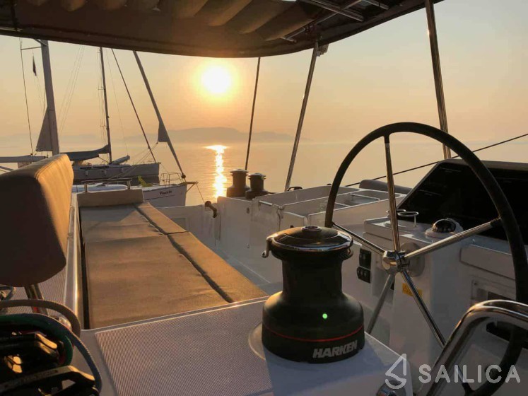 Lagoon 450  Flybridge - Yacht Charter Sailica