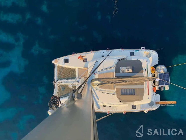 Lagoon 450  Flybridge - Yacht Charter Sailica