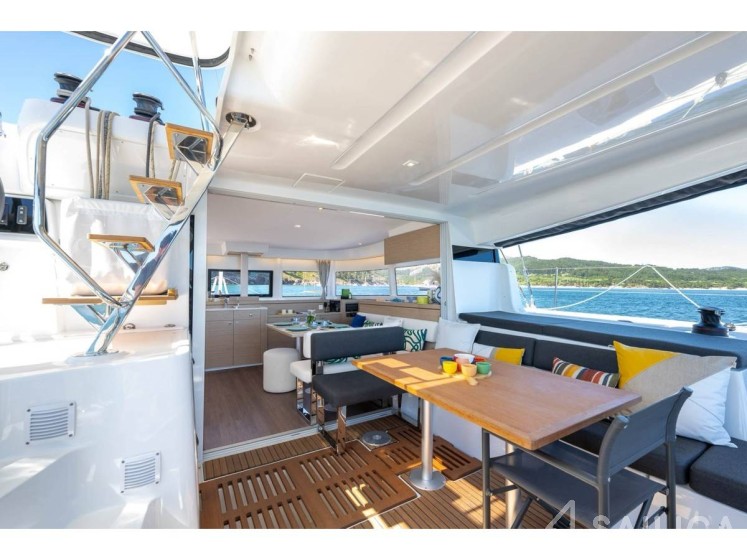 Lagoon 43 Power - Yacht Charter Sailica