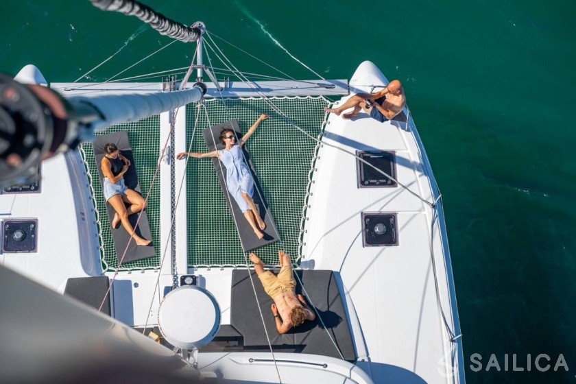 Lagoon 43 Power - Yacht Charter Sailica