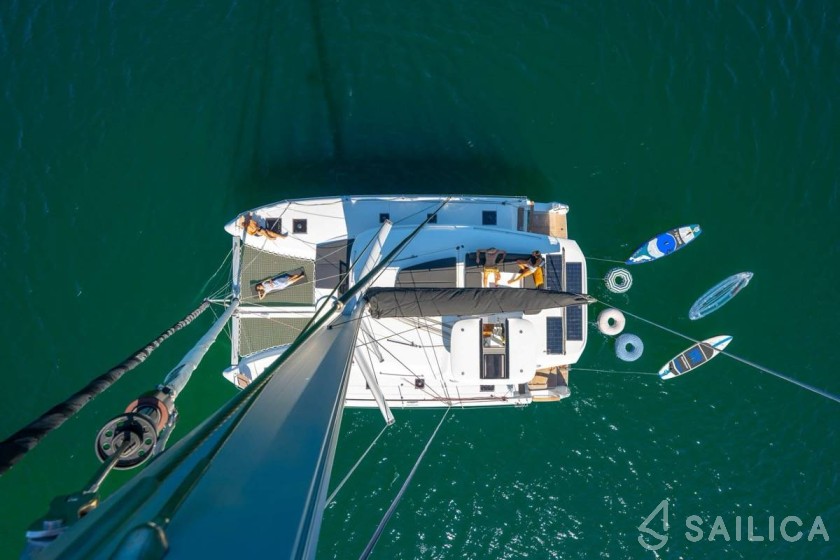 Lagoon 43 Power - Yacht Charter Sailica