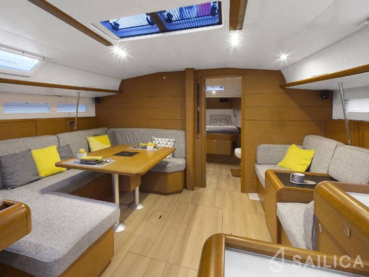 Sun Odyssey 519 - Yacht Charter Sailica