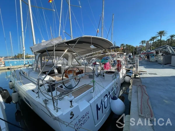 Oceanis 51.1 - Yacht Charter Sailica