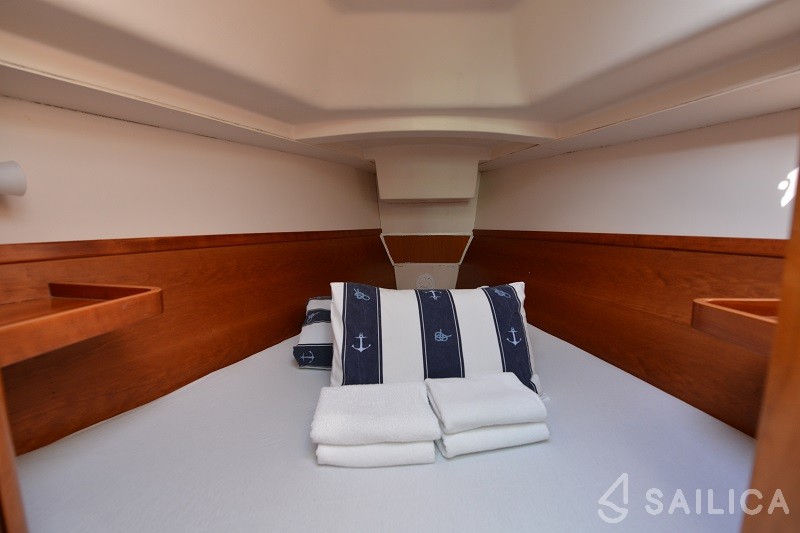 Hanse 320 - Yacht Charter Sailica