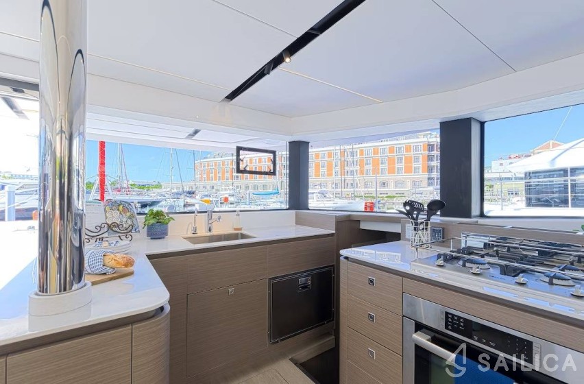 Leopard 46 - Yacht Charter Sailica