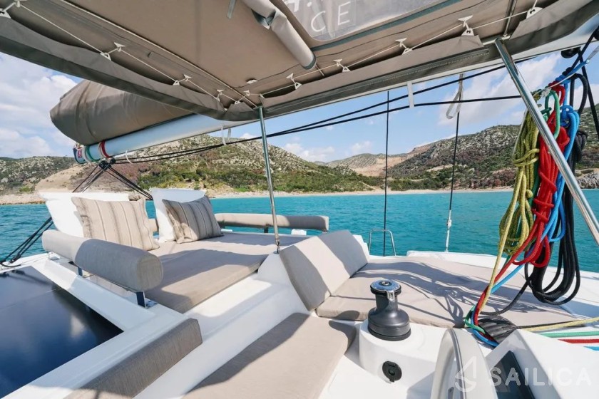 Bali 4.2 - Yacht Charter Sailica