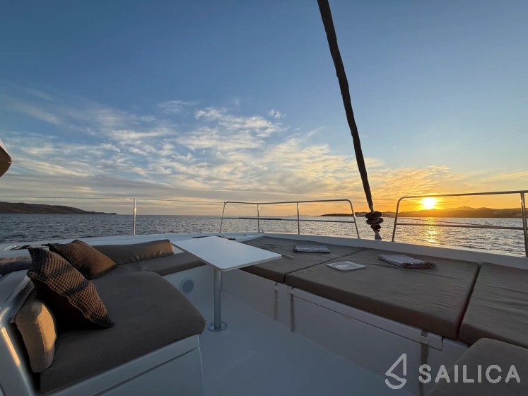 Bali 4.2 - Yacht Charter Sailica
