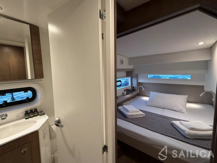 Bali 4.2 - Yacht Charter Sailica