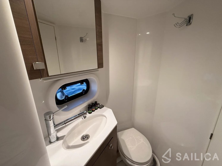 Bali 4.2 - Yacht Charter Sailica